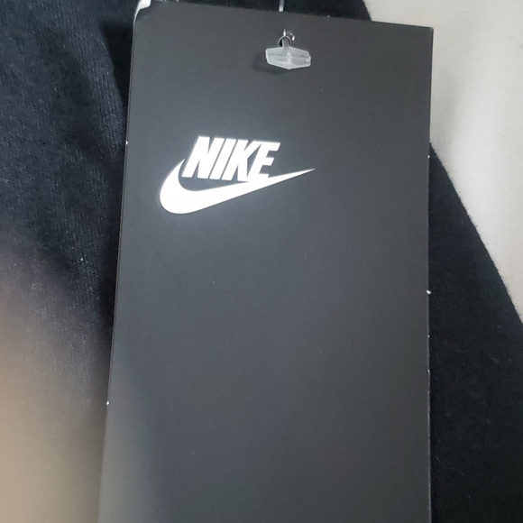 Nike Boys Graphic Logo T- Shirt - Picture 3 of 4